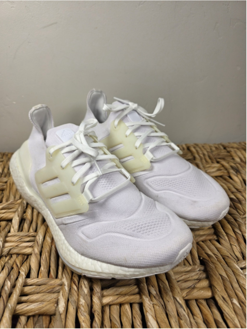 Adidas Ultraboost 22 Men’s 9.5 Cloud White Boost Running Shoes GX5459